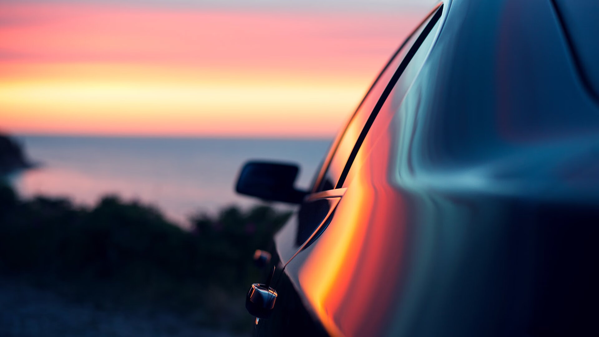 跨界合作推出足球文化系列电影，掀起体育与影视的跨界热潮，足球系列电影科教片